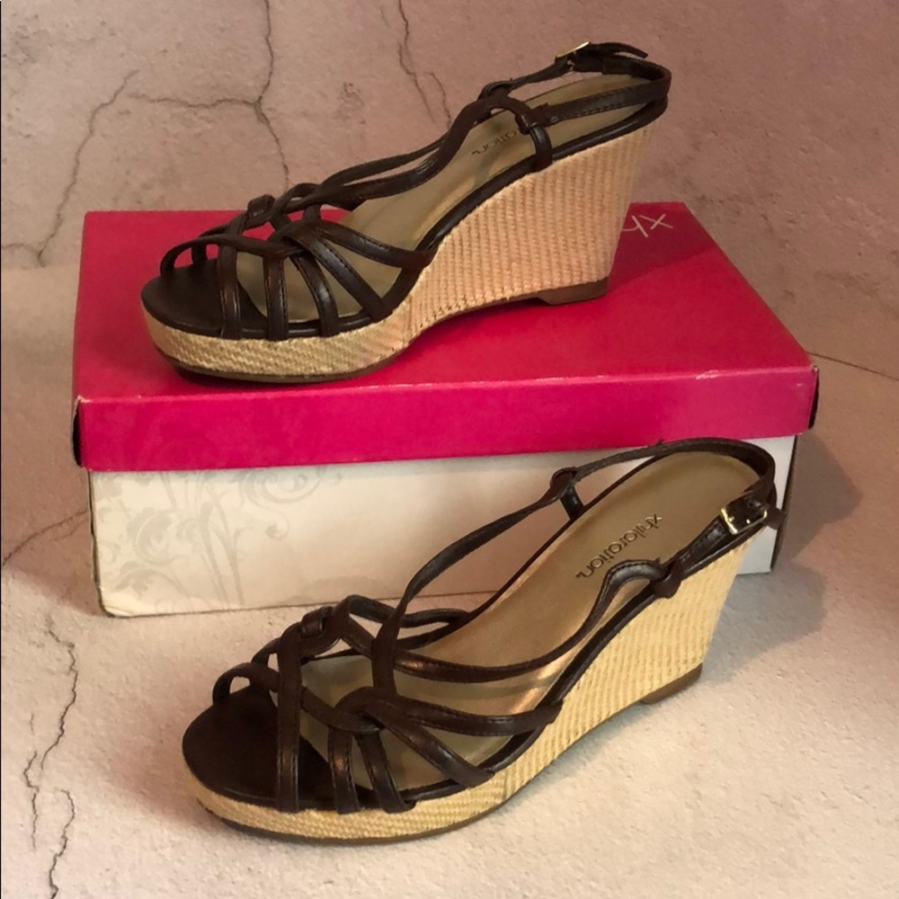 Brown Wedge Sandal, size 6